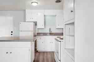 featured image of 22555 Linden St #12