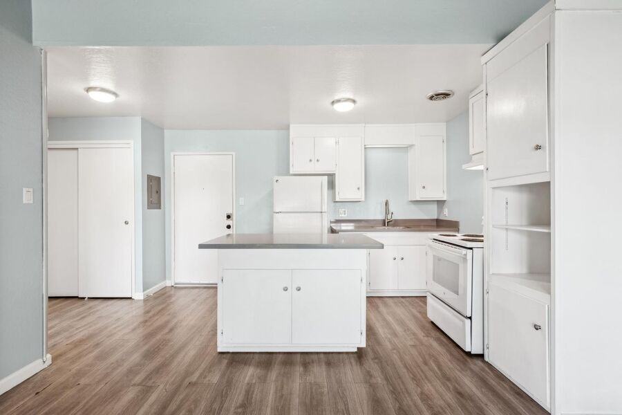 22555 Linden St #12 - Photo 2 of 48