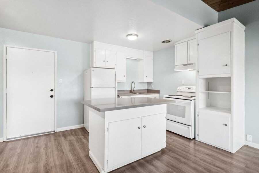 22555 Linden St #12 - Photo 3 of 48
