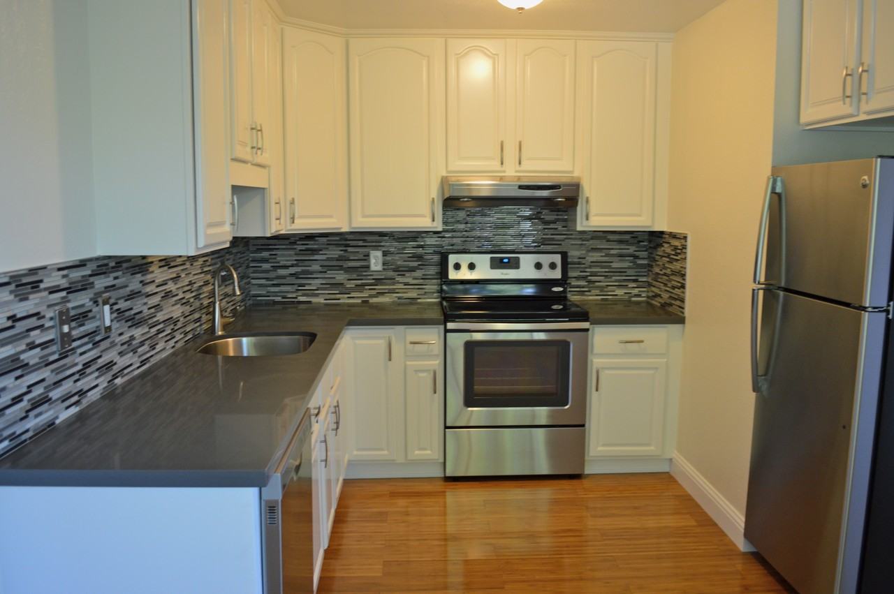 1103 Regent St #D - Photo 2 of 6