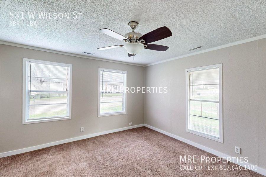 531 W Wilson St - Photo 5 of 20