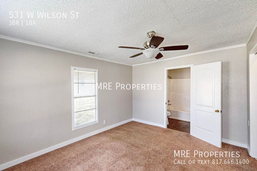 531 W Wilson St - Photo 6 of 20