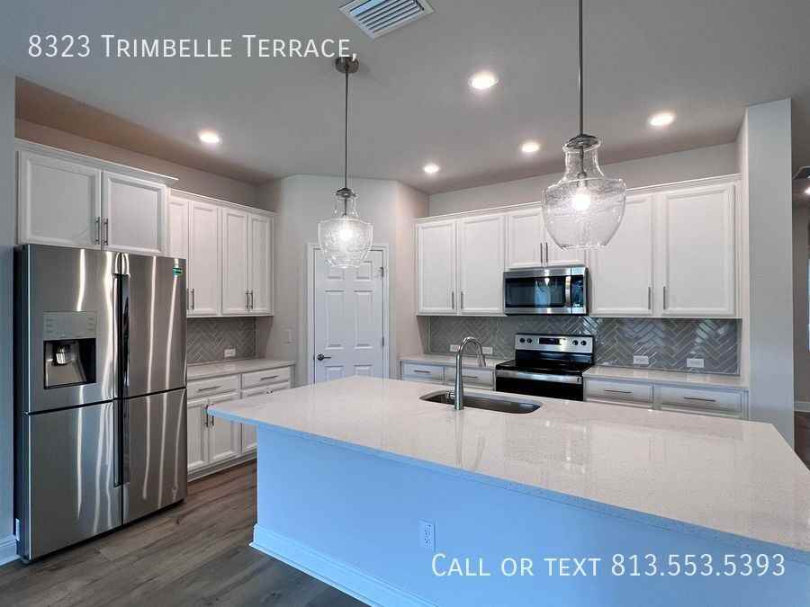 8323 Trimbelle Ter - Photo 4 of 20