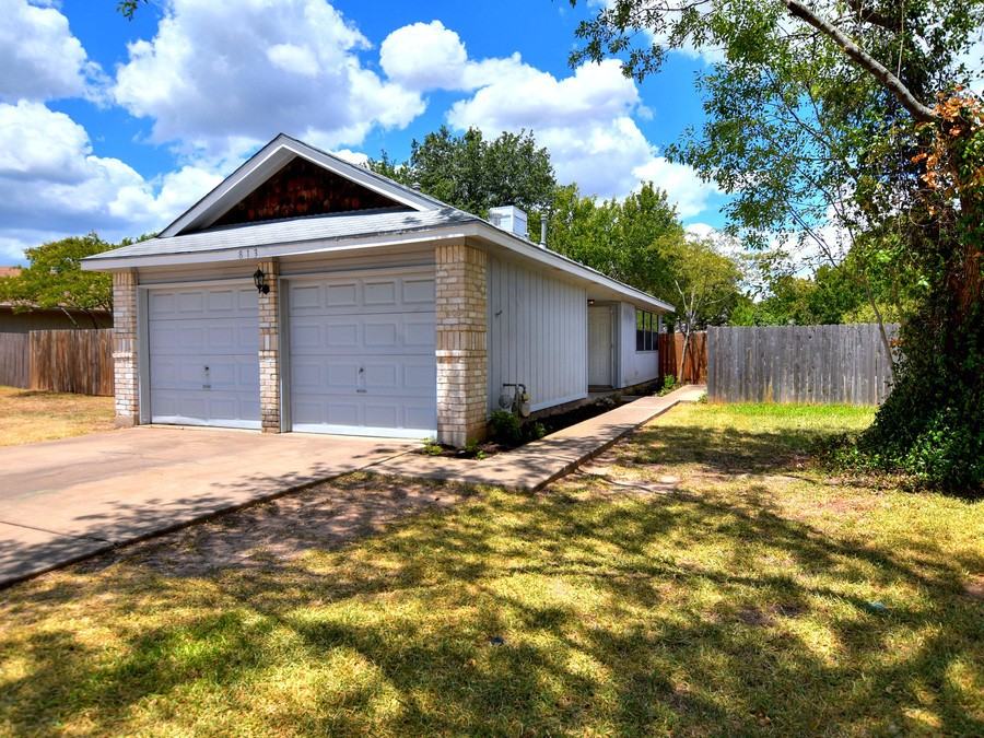 813 Primrose Ln - Photo 3 of 29