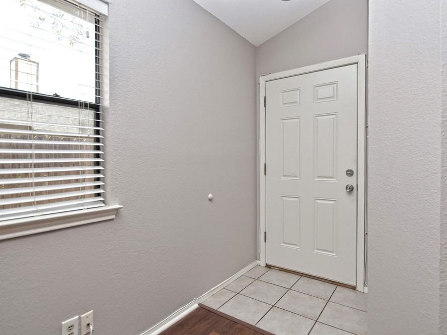 813 Primrose Ln - Photo 5 of 29