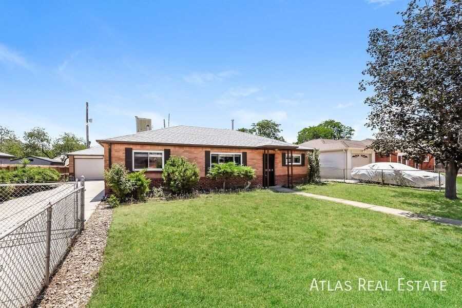 1620 Phoenix Ct - Photo 2 of 30
