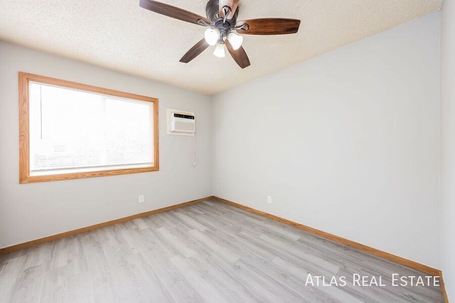 831 Bennett Ave #C - Photo 6 of 12