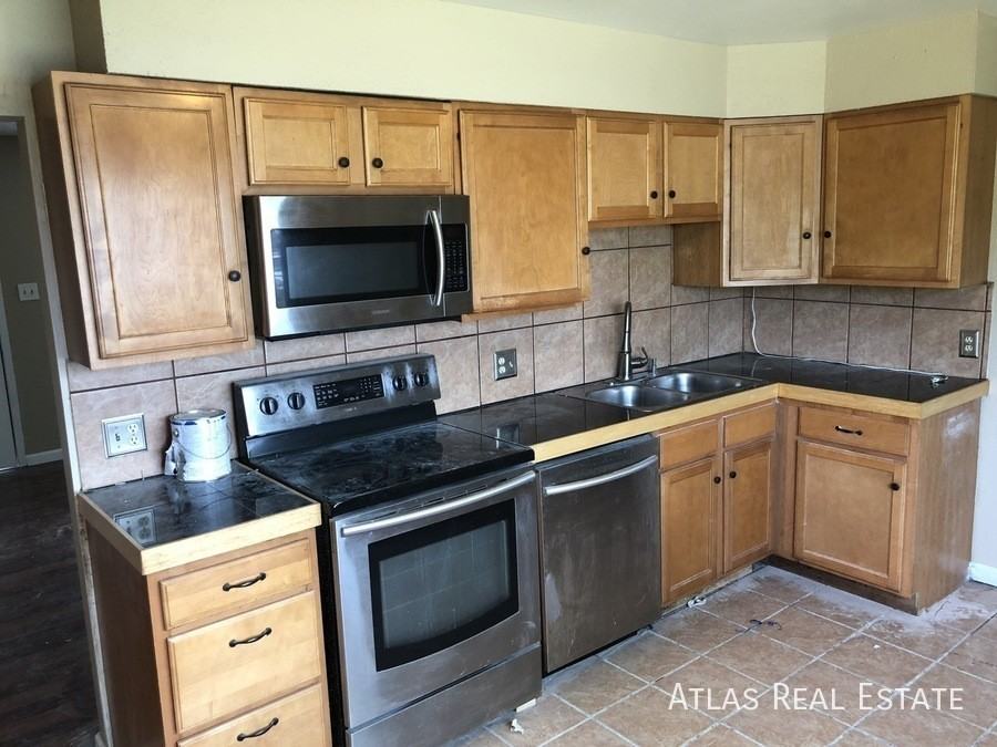 5495 Eagle St - Photo 2 of 20