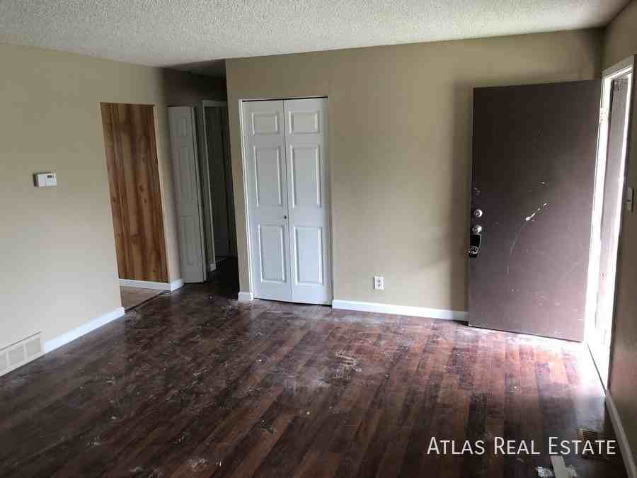 5495 Eagle St - Photo 3 of 20