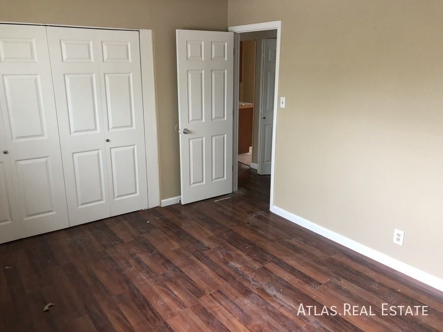 5495 Eagle St - Photo 5 of 20
