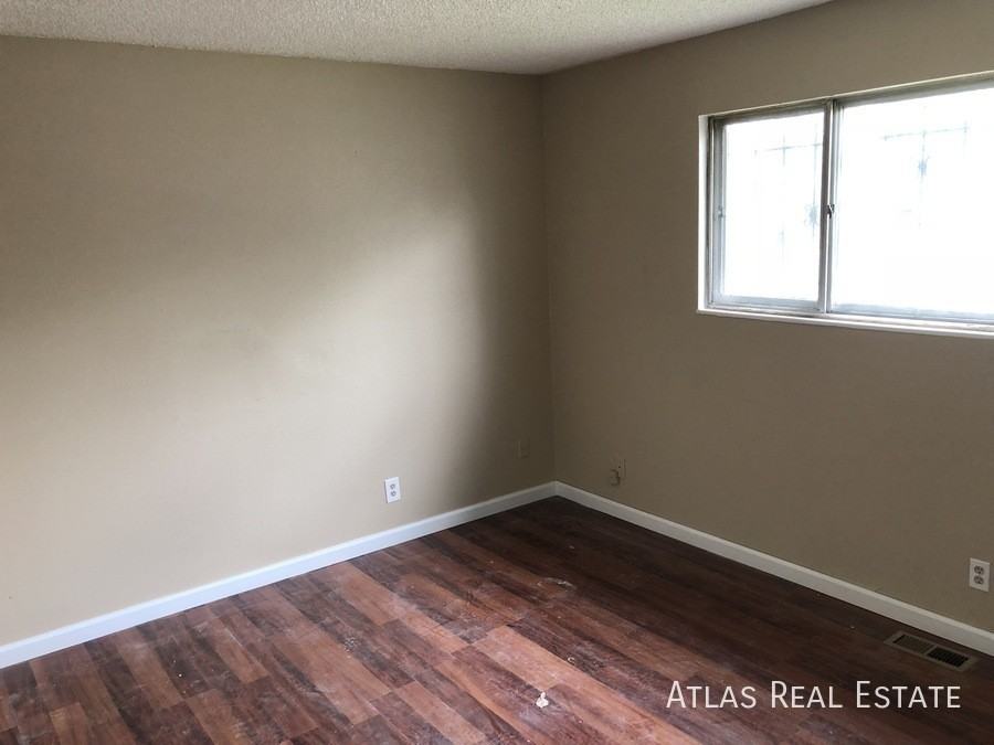 5495 Eagle St - Photo 6 of 20