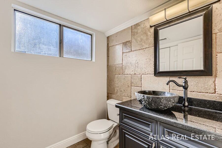 8834 W Willowbrook Dr - Photo 7 of 16
