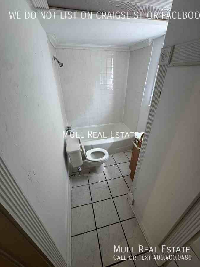 6908 1/2 Nw 42nd St - Photo 5 of 10