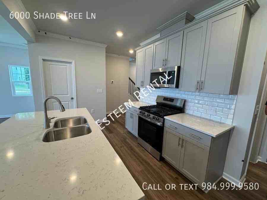 6000 Shade Tree Ln - Photo 3 of 37