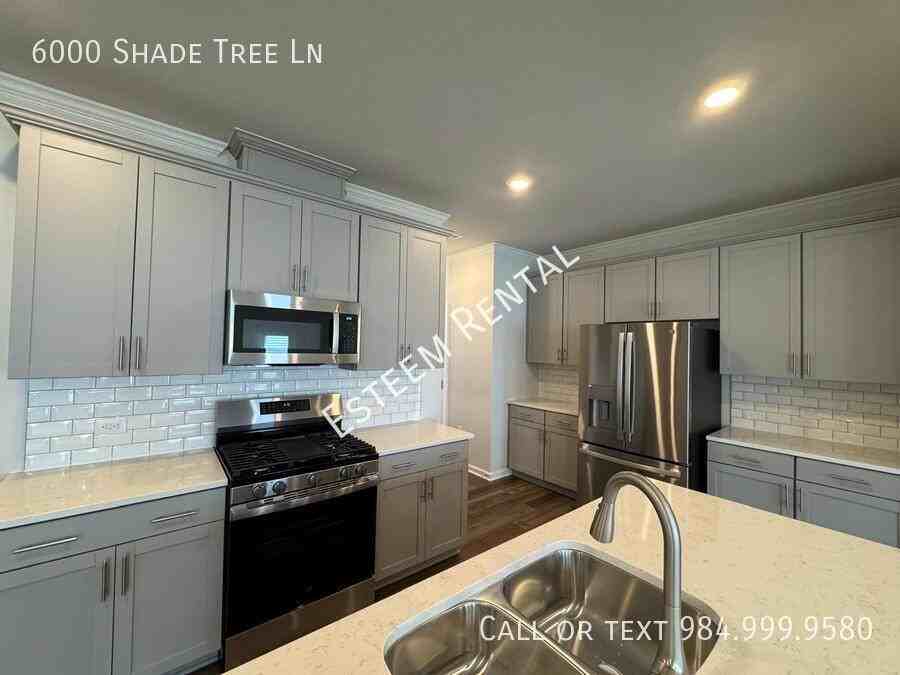 6000 Shade Tree Ln - Photo 4 of 37