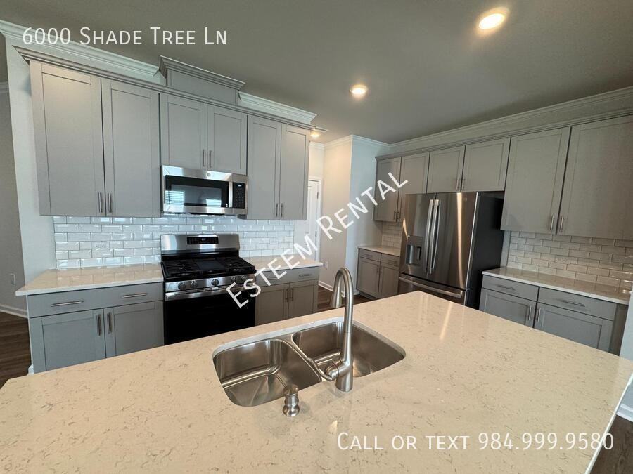6000 Shade Tree Ln - Photo 5 of 37