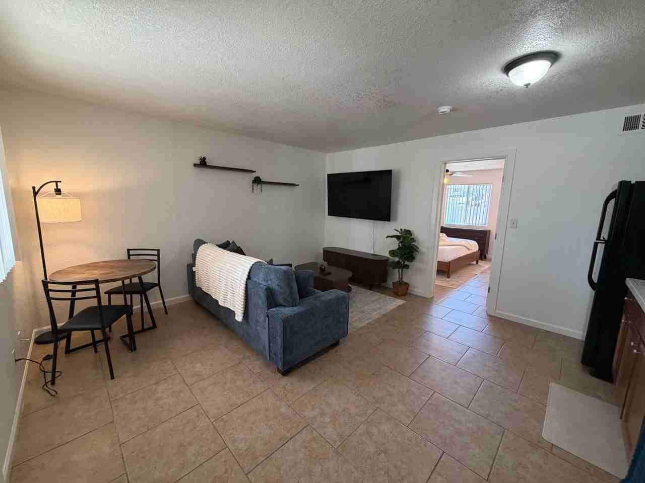 Twin Palms Apartments - Photo 2 of 34