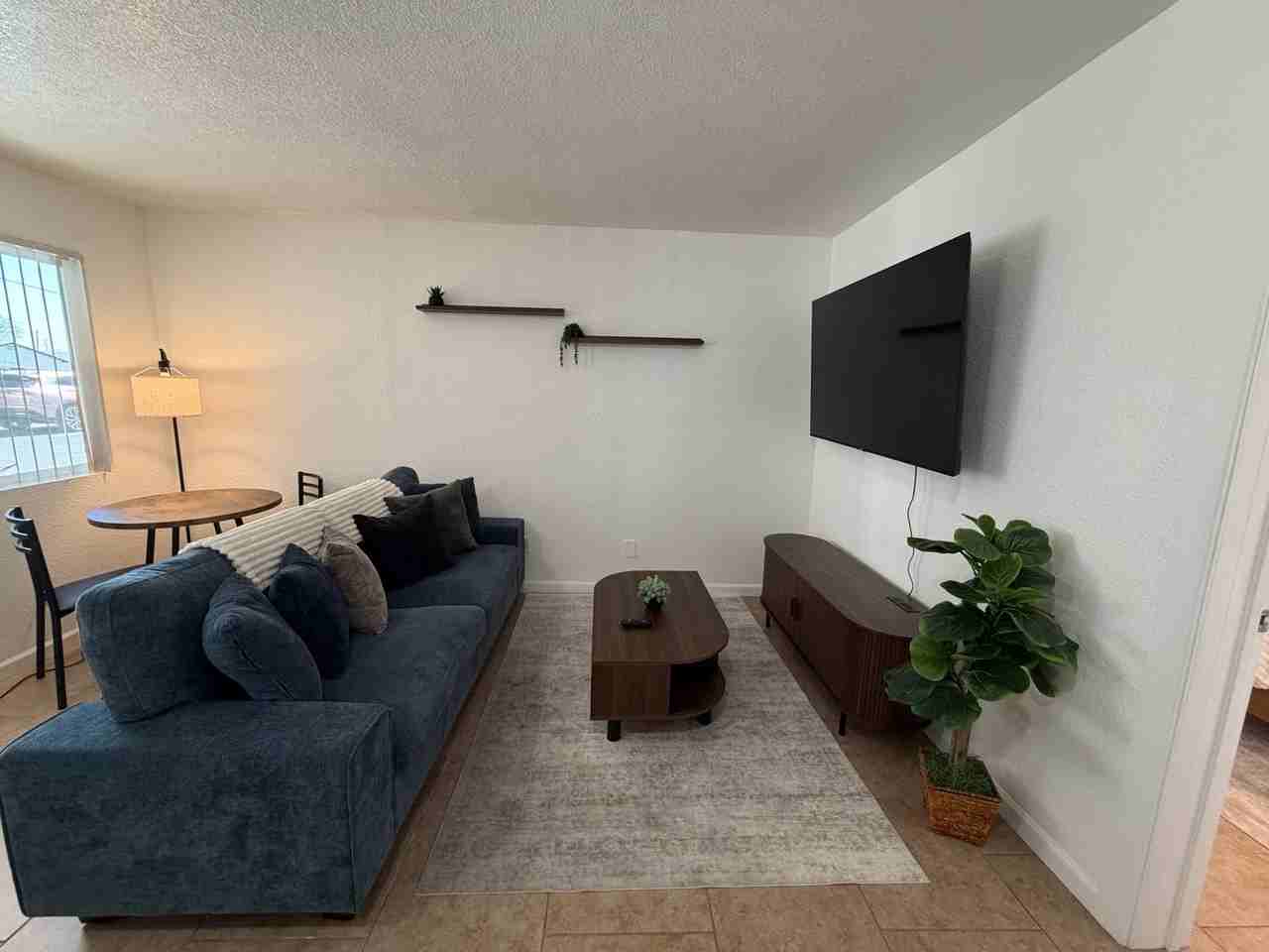 Twin Palms Apartments - Photo 3 of 34