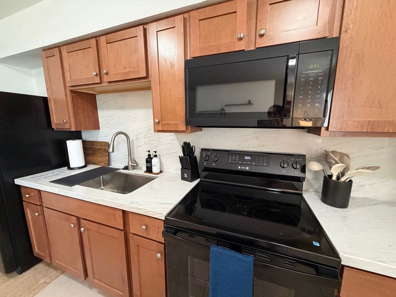 Twin Palms Apartments - Photo 6 of 34