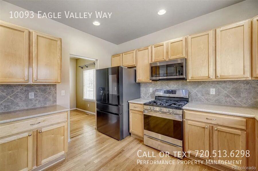 10093 Eagle Valley Way - Photo 3 of 27