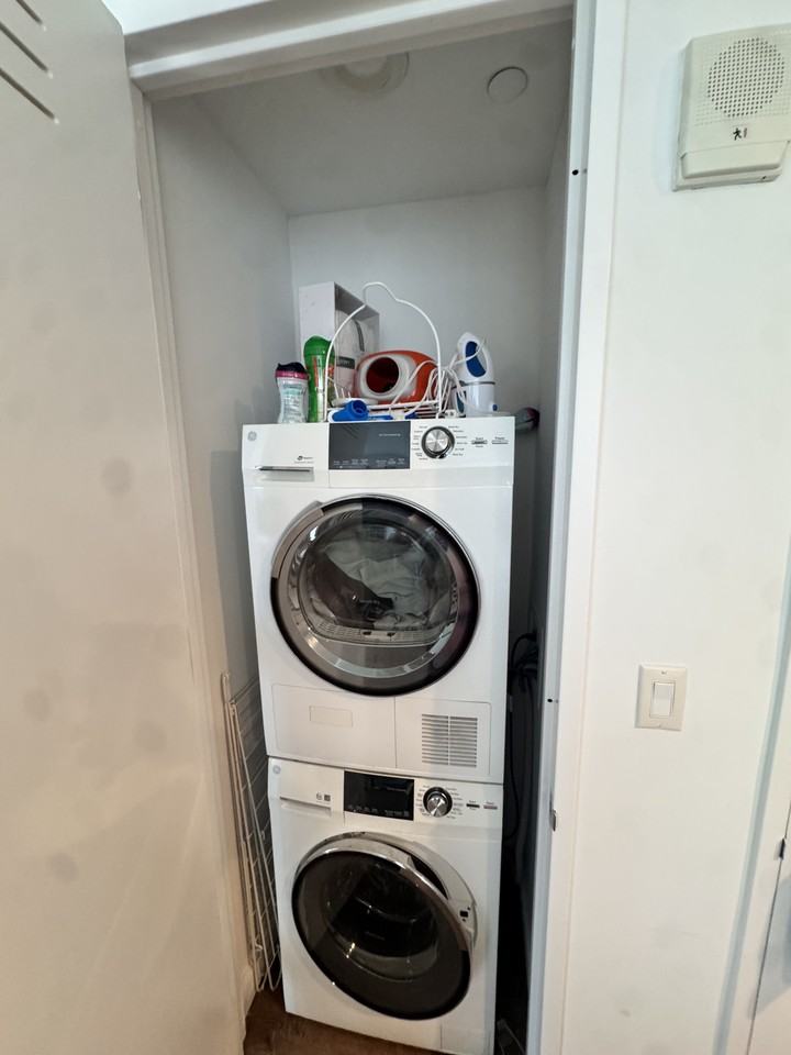 22-44 Jackson Ave #621 - Photo 5 of 20