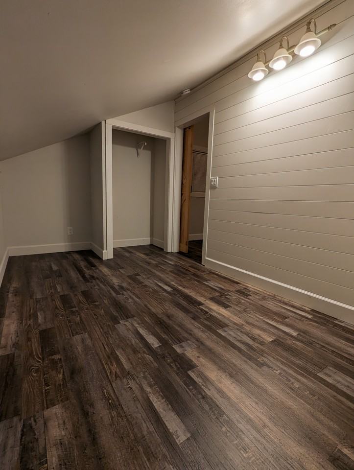 4520 44th Ave E #MIL - Photo 5 of 7