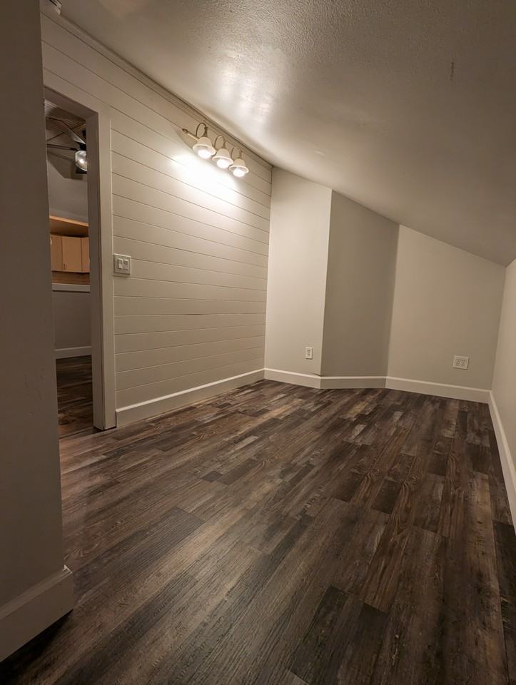 4520 44th Ave E #MIL - Photo 6 of 7