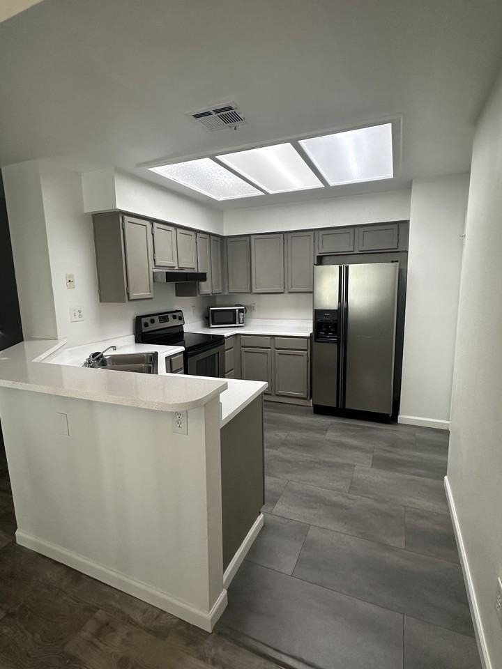 9419 N 59th Ave - Photo 5 of 13
