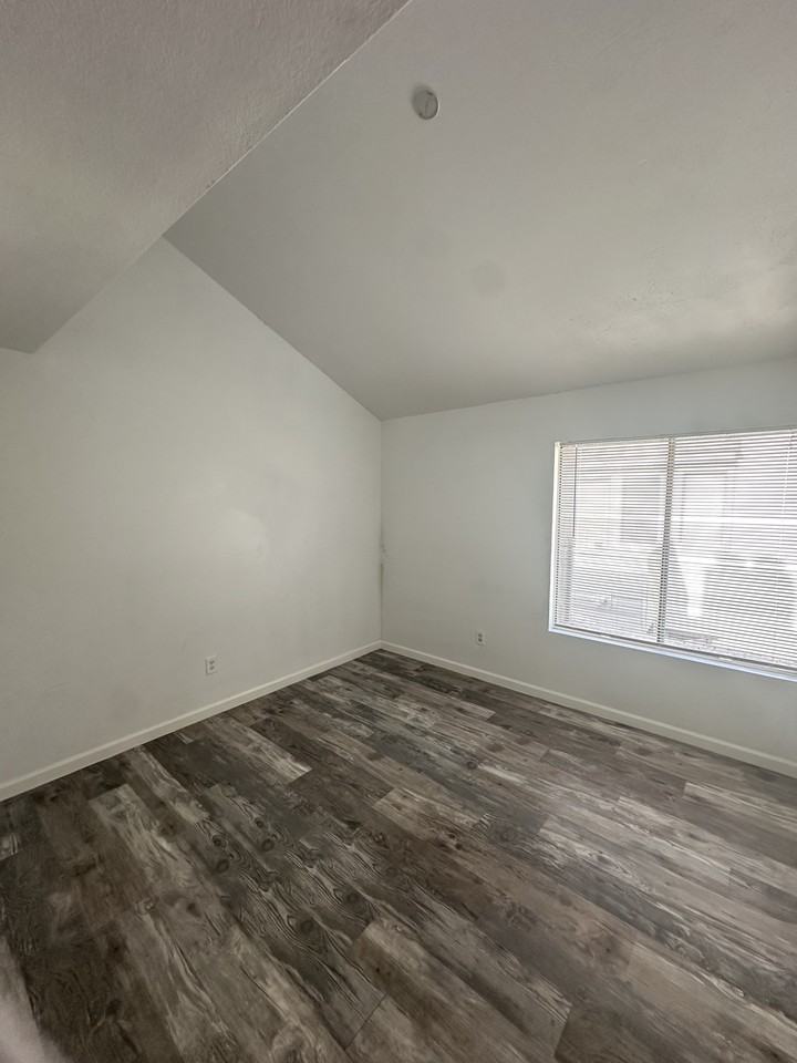 9419 N 59th Ave - Photo 7 of 13