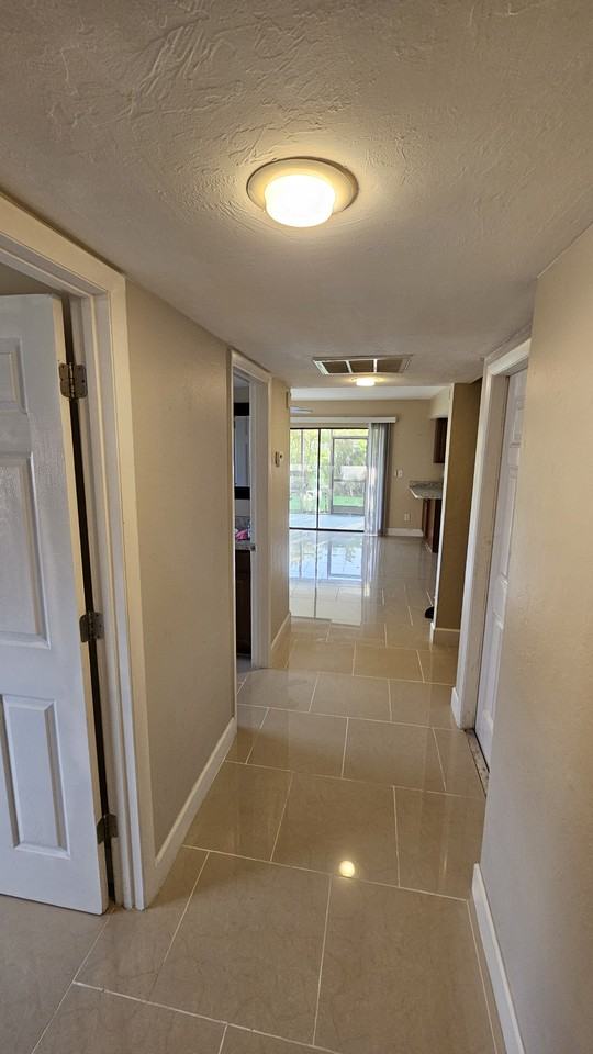 1124 Se 6th Ave #1124 - Photo 2 of 17