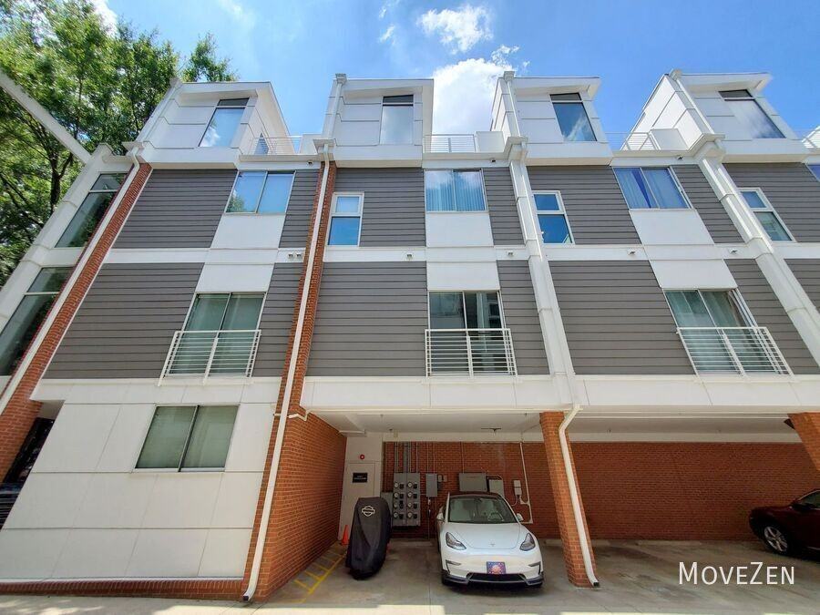 295 Mcdonald Ave - Photo 5 of 49