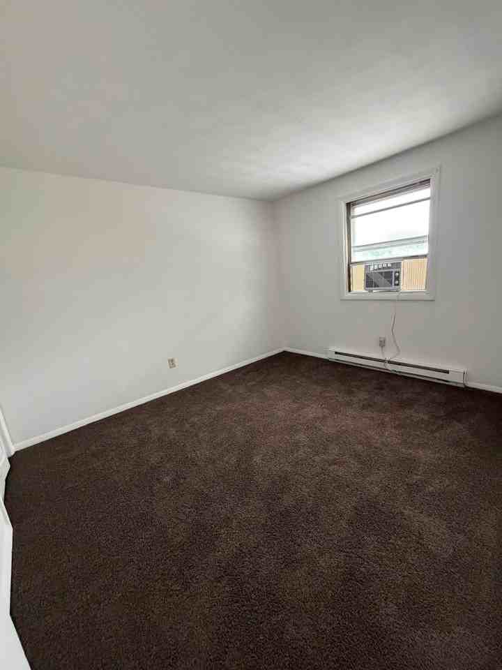 410 N Enola Dr Apt C - Photo 3 of 8