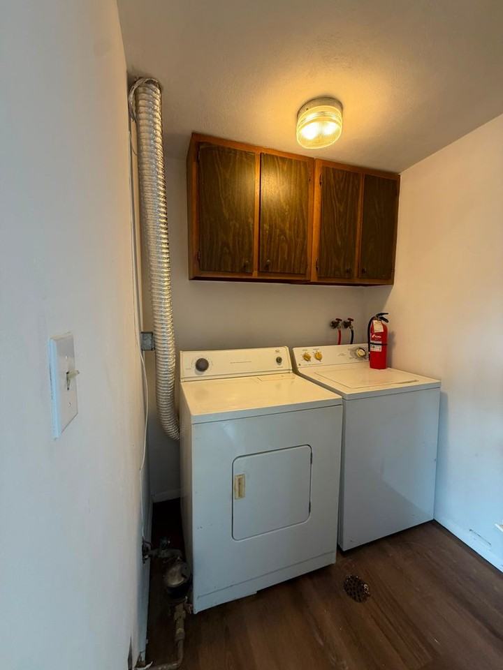 410 N Enola Dr Apt C - Photo 4 of 8