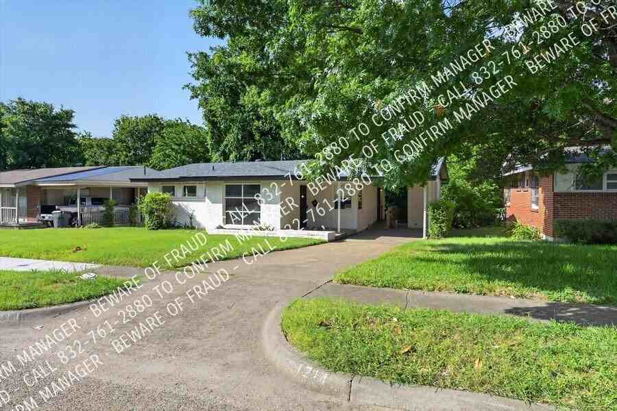 1214 Adelaide Dr - Photo 4 of 27