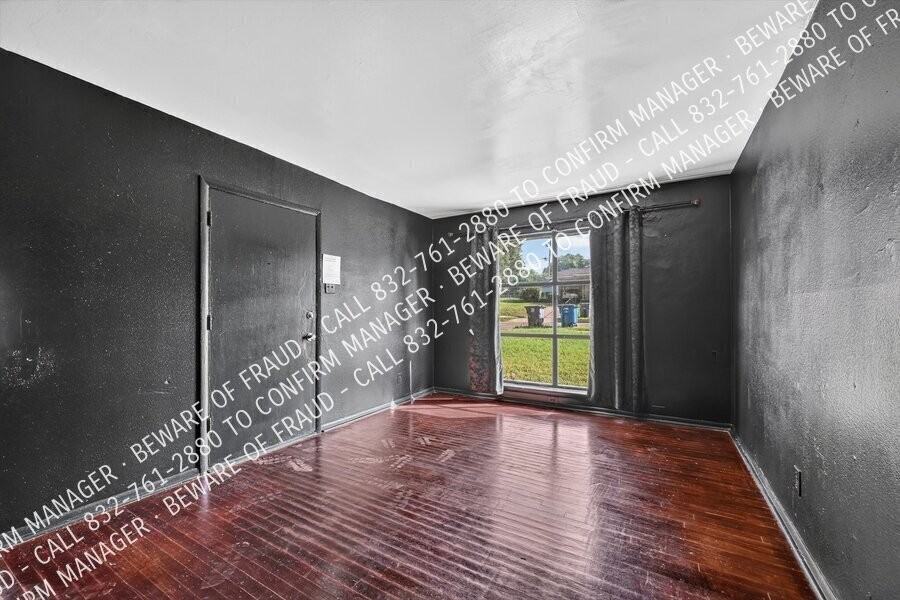 1214 Adelaide Dr - Photo 6 of 27