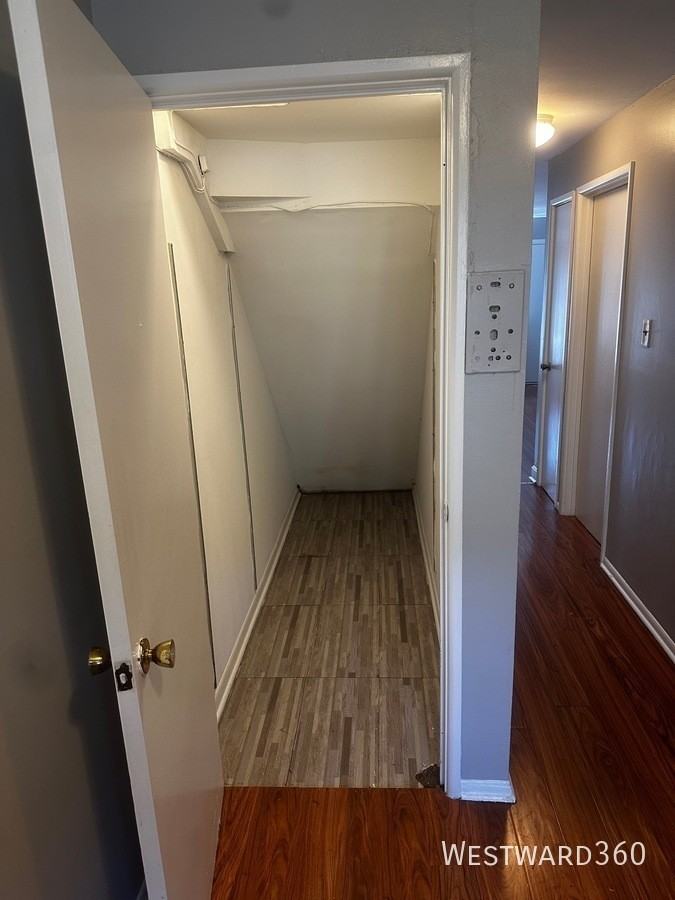 1301 E 75th St Apt B #B - Photo 4 of 19