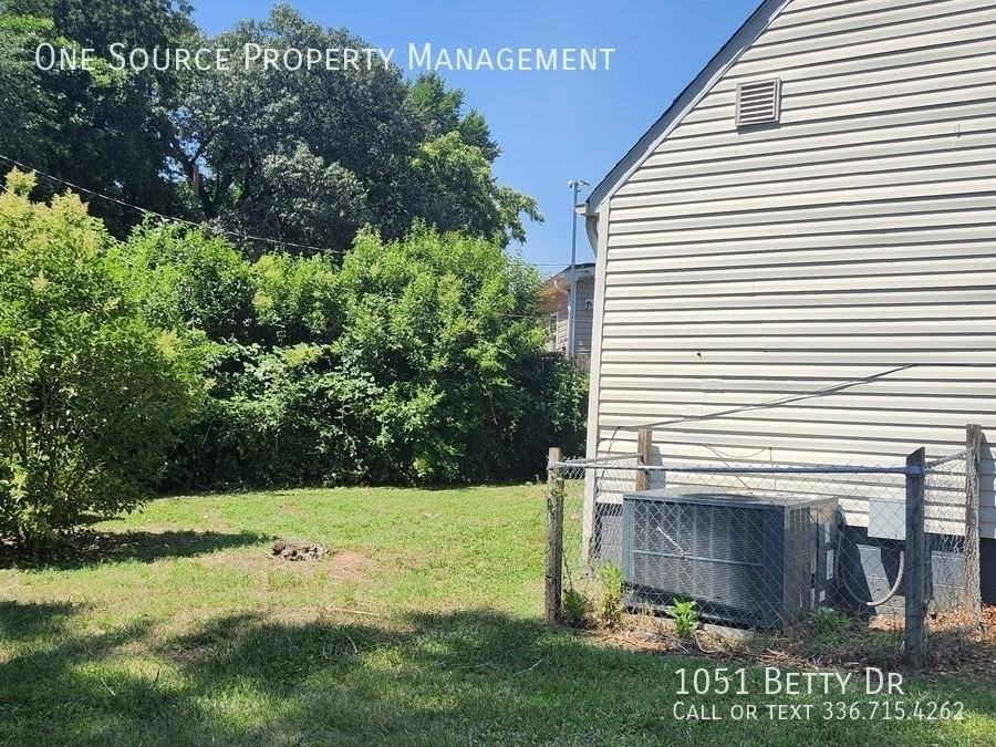 1051 Betty Dr - Photo 2 of 23