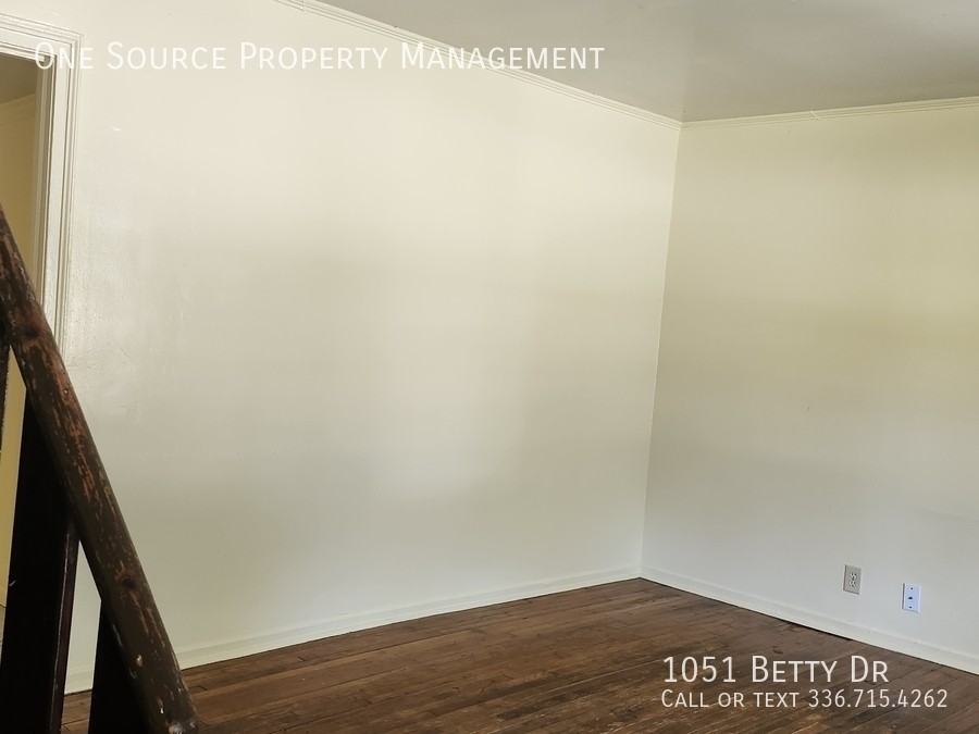 1051 Betty Dr - Photo 5 of 23