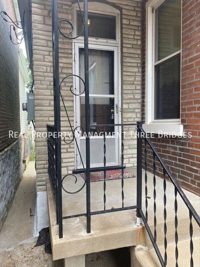 2717 January Ave - Photo 2 of 16