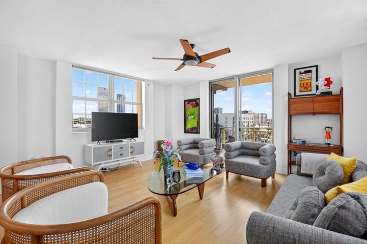 610 Clematis Street - Photo 7 of 8