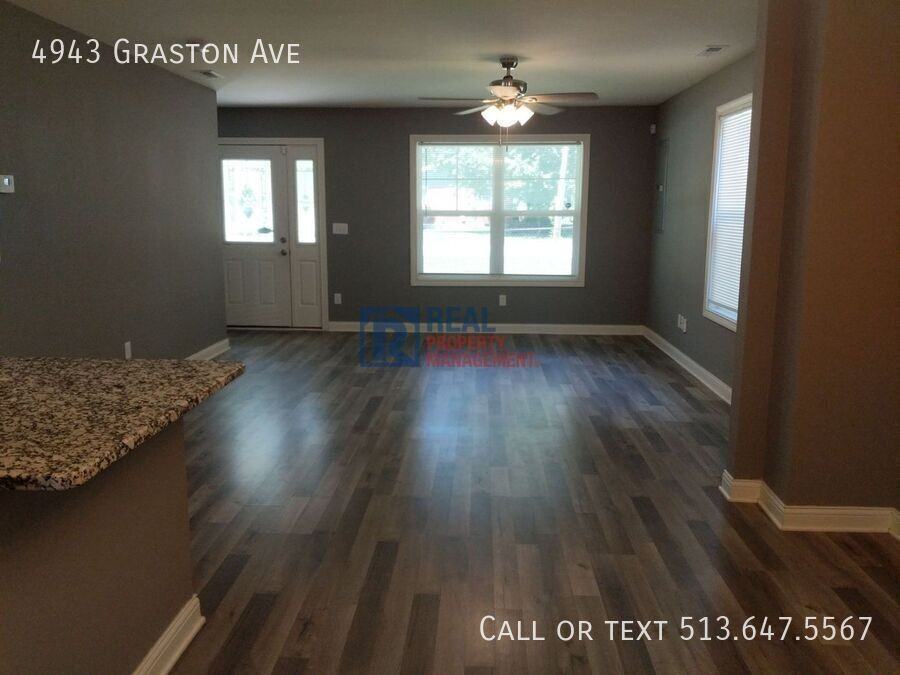 4943 Graston Ave - Photo 4 of 15