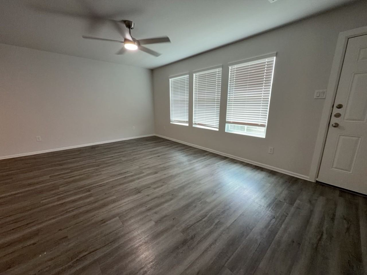 505 Hines Ave - Photo 4 of 23
