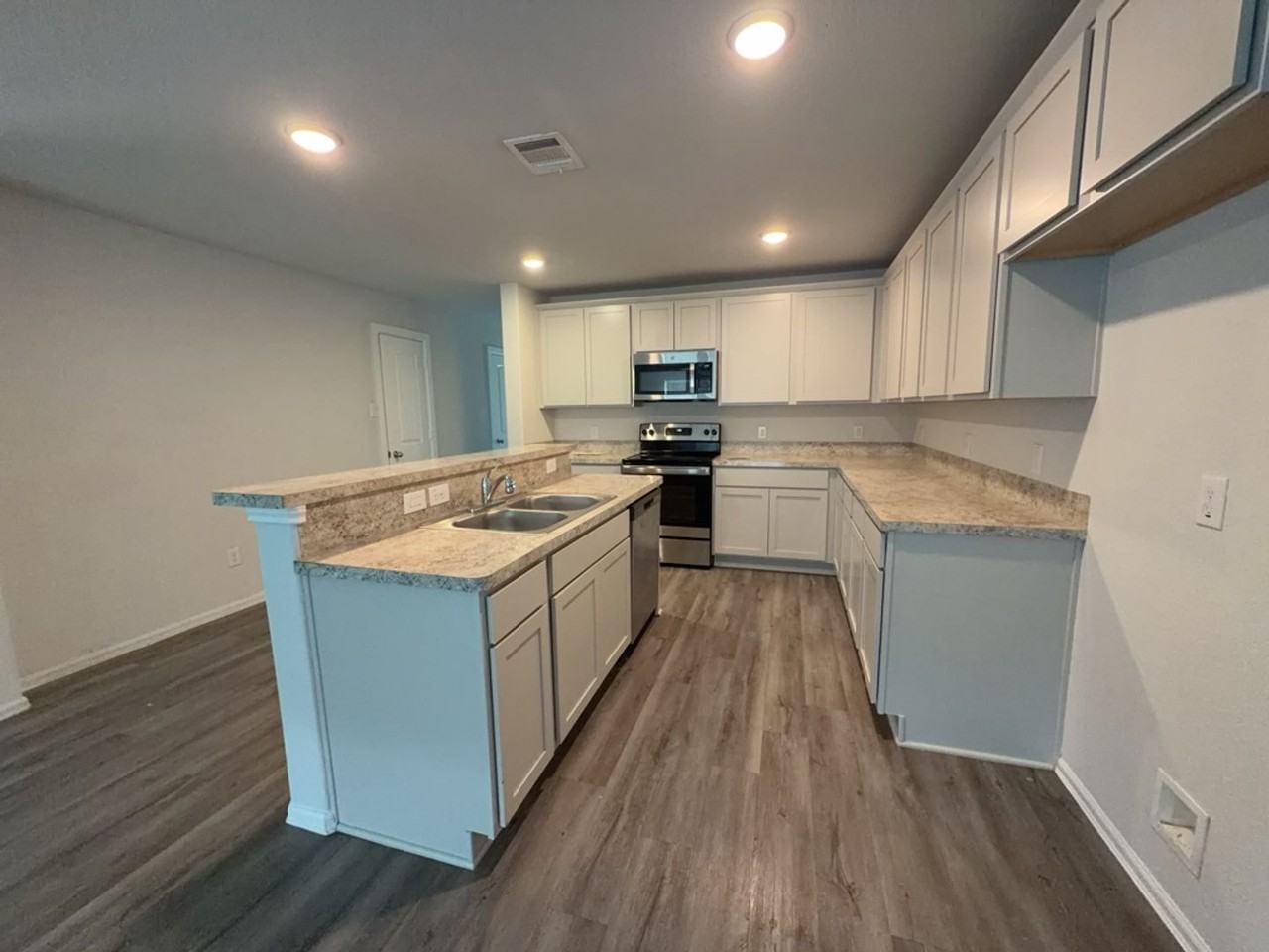 505 Hines Ave - Photo 6 of 23