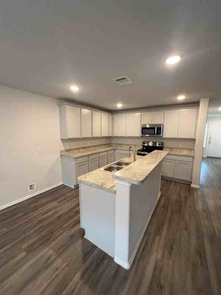 509 Hines Ave - Photo 2 of 17