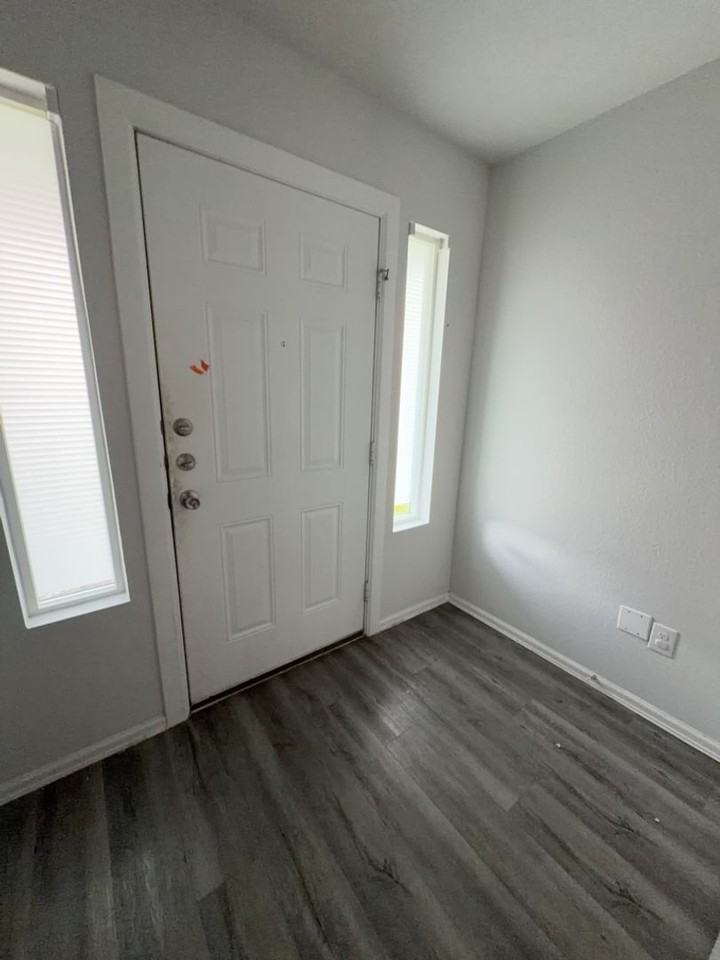 509 Hines Ave - Photo 3 of 17