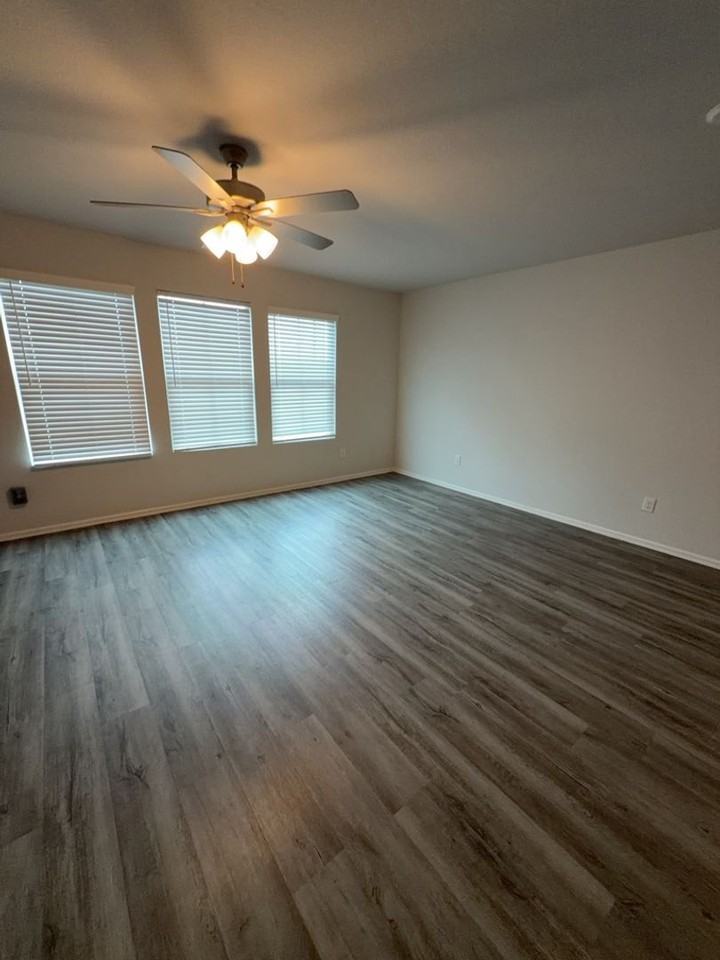 509 Hines Ave - Photo 4 of 17