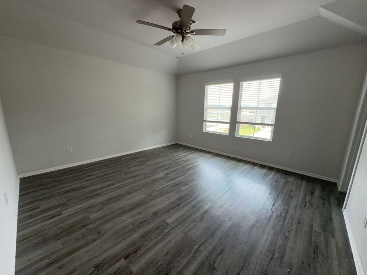 509 Hines Ave - Photo 7 of 17