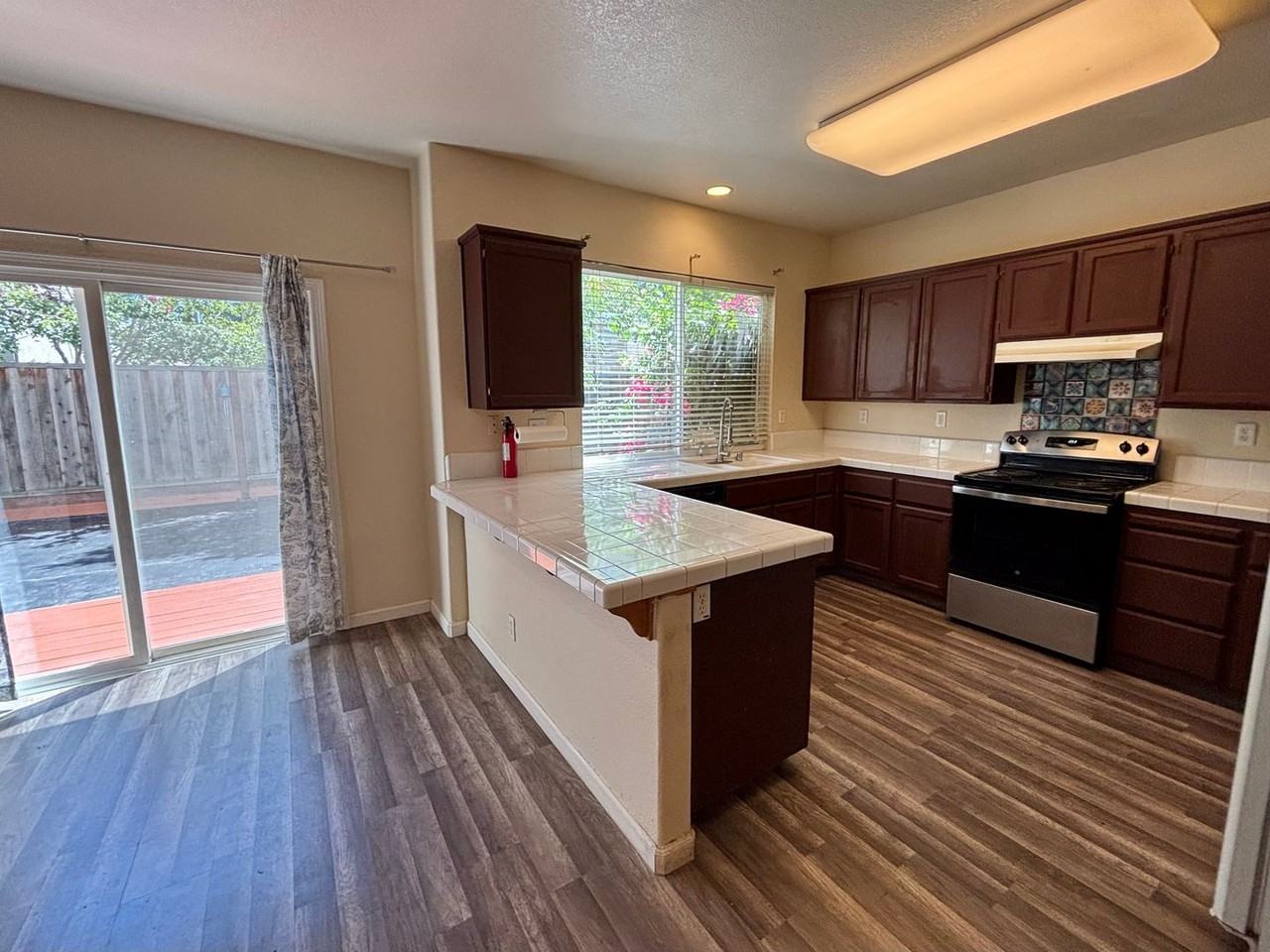 1830 Highland Way - Photo 5 of 15