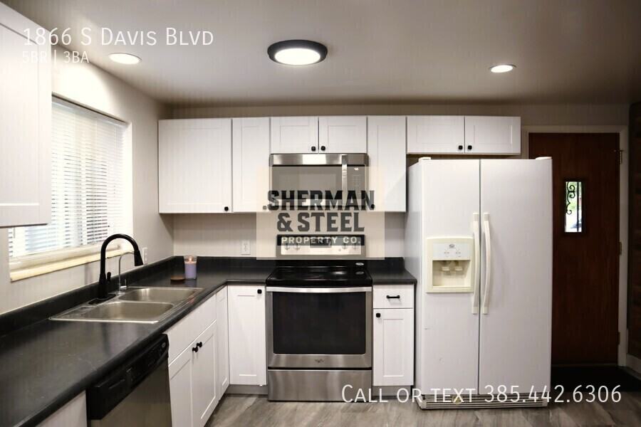 1866 S Davis Blvd - Photo 7 of 50