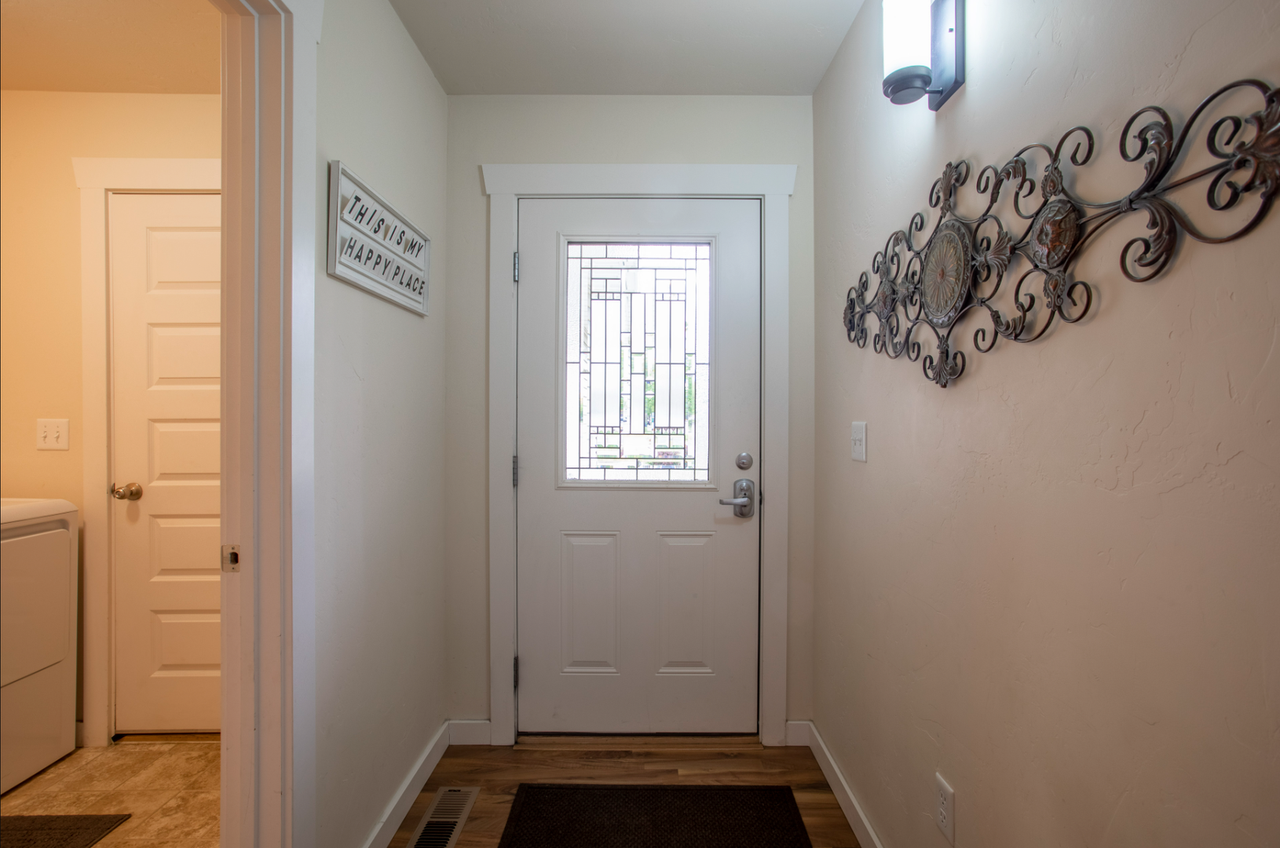1900 Teal Dr - Photo 3 of 18